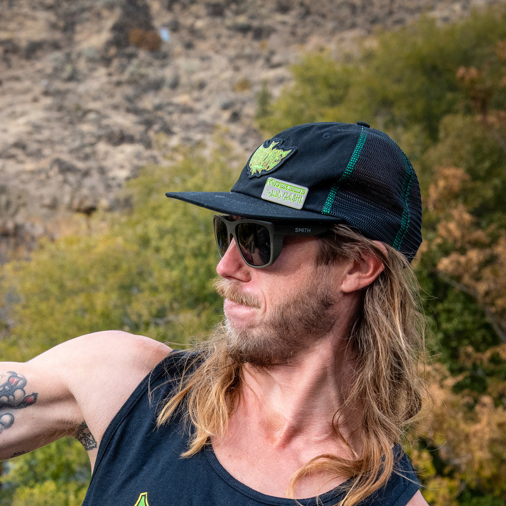 GRAVETTE HIPPIE SKULL 20TH SNAPBACK HAT