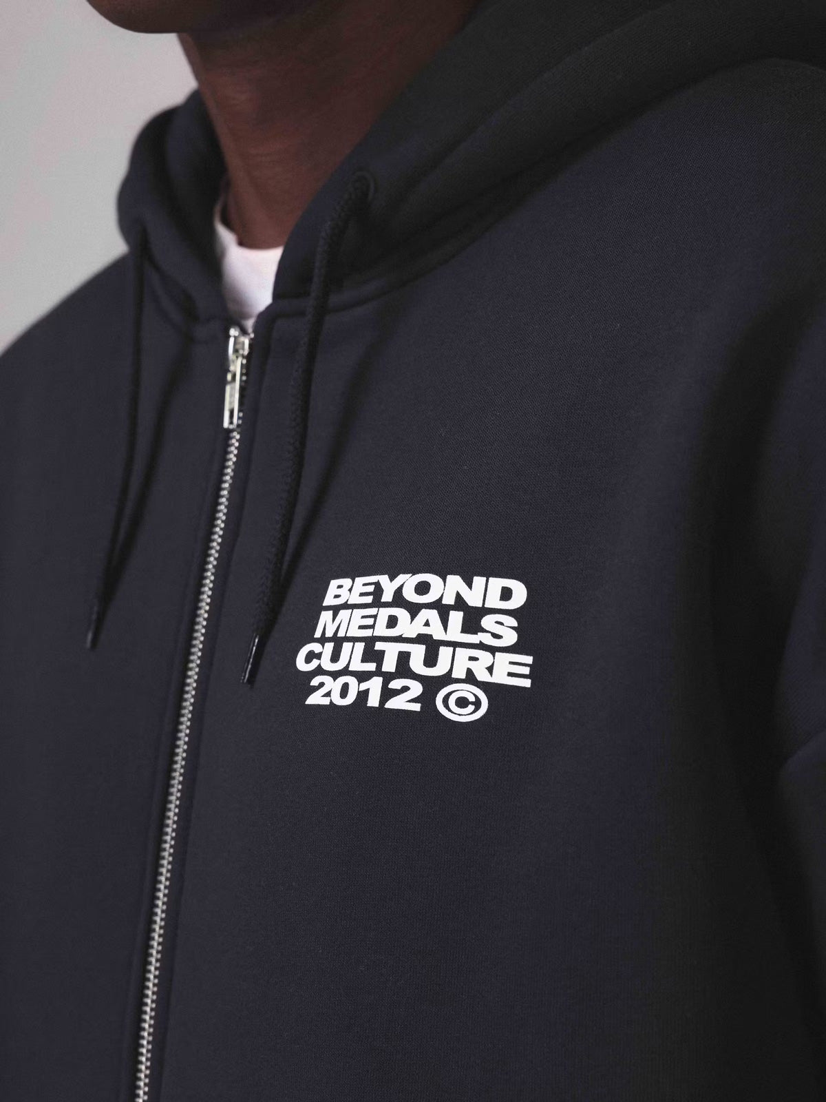 BEYOND MEDALS（ビヨンドメダルズ）は、トア・ランドストームとケビン